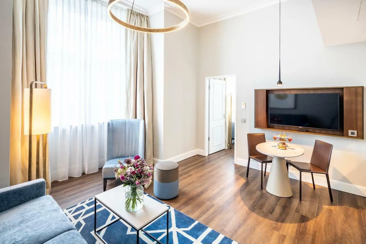 ***** Hotel Fraser Suites Hamburg Germany